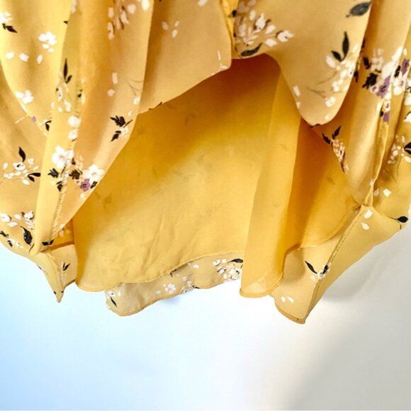 H&M Floral Flutter Sleeve V Neck Blouse Size 12 - Picture 6 of 6